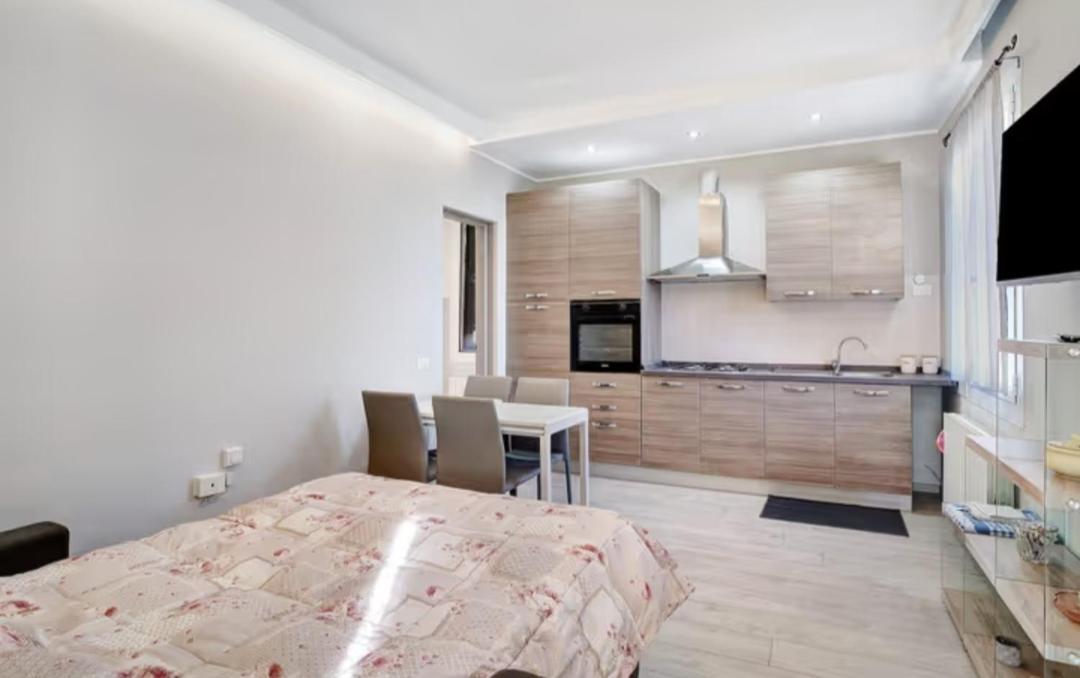 Casa Tiziano Parking Gratis 15 Minuti A Piedi Apartment Sanremo